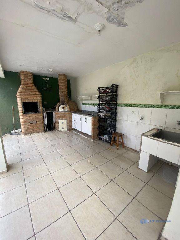 Casa à venda e aluguel com 3 quartos, 180m² - Foto 4