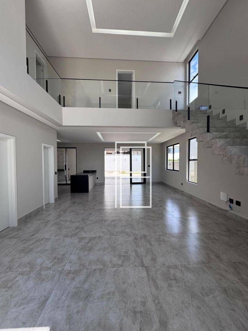 Casa à venda com 4 quartos, 252m² - Foto 4