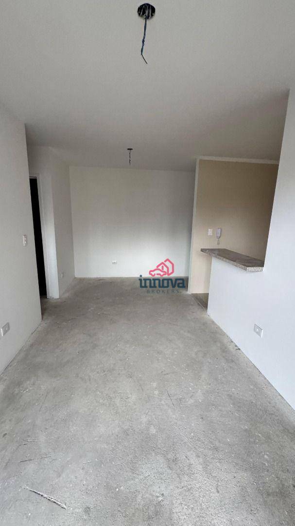 Apartamento à venda com 2 quartos, 65m² - Foto 3