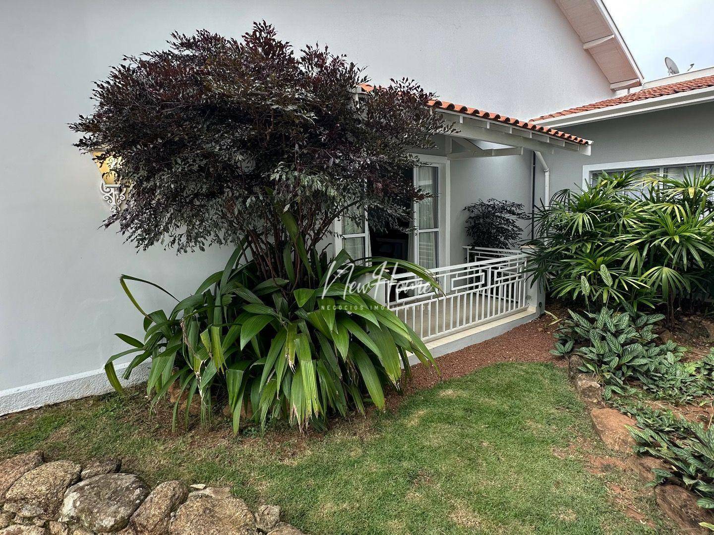 Casa à venda com 4 quartos, 660m² - Foto 2