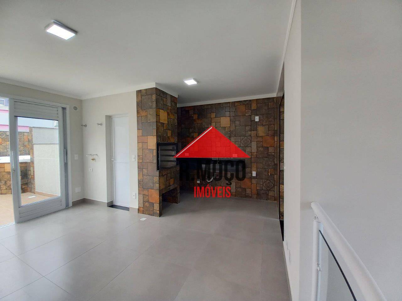 Sobrado à venda com 3 quartos, 170m² - Foto 1