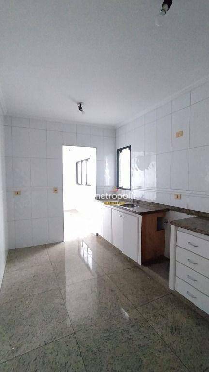 Apartamento para alugar com 3 quartos, 96m² - Foto 11