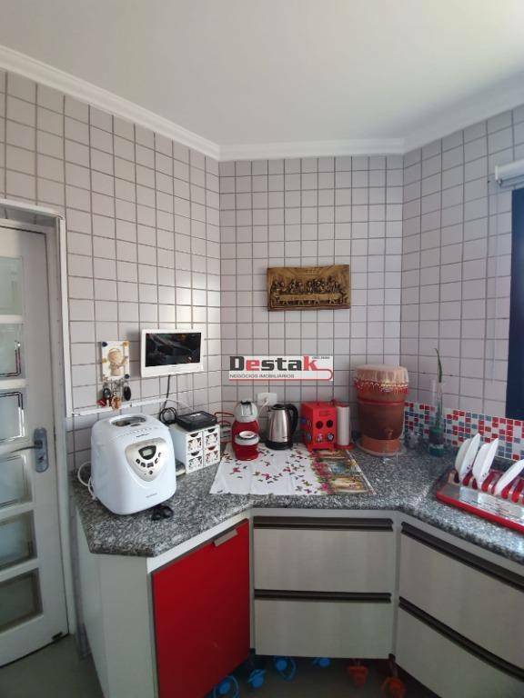 Apartamento à venda com 3 quartos, 86m² - Foto 4