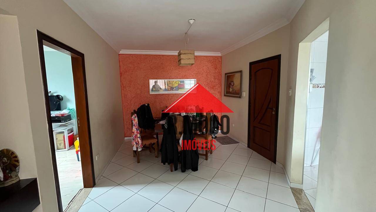 Casa para alugar com 4 quartos, 140m² - Foto 4