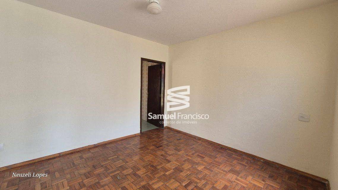 Casa à venda com 2 quartos, 90m² - Foto 5