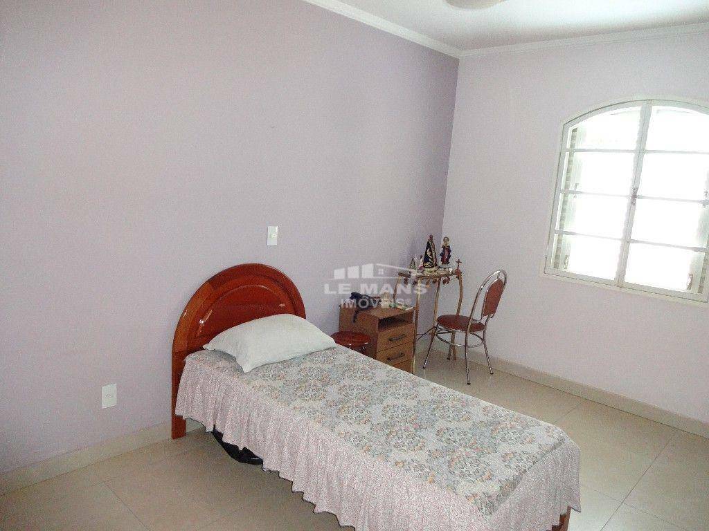 Casa à venda com 4 quartos, 190m² - Foto 25