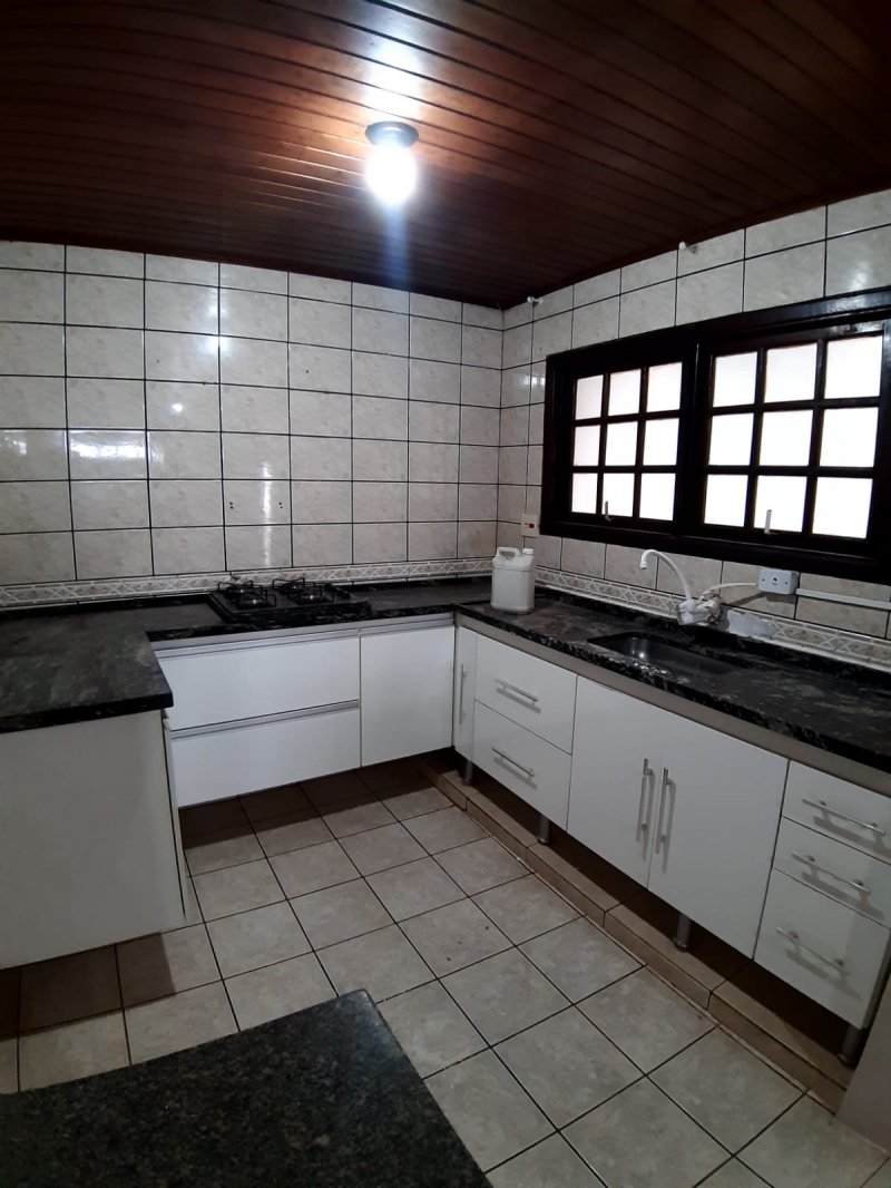 Casa à venda com 3 quartos, 200m² - Foto 7