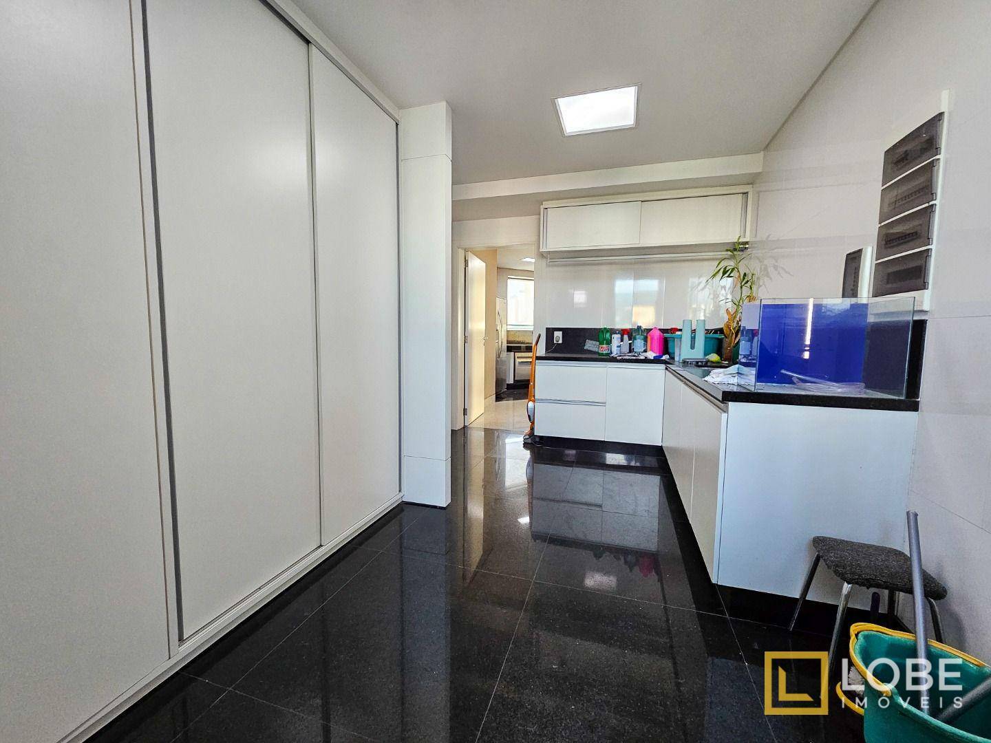 Apartamento à venda com 3 quartos, 217m² - Foto 23