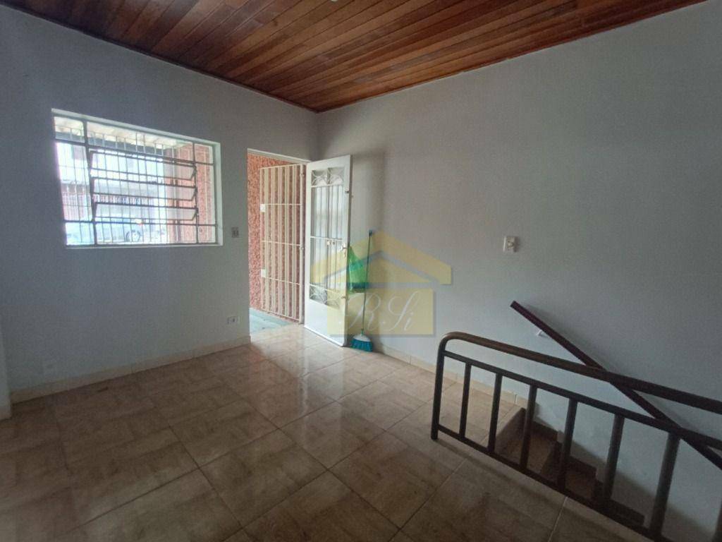 Casa à venda com 2 quartos, 100m² - Foto 2