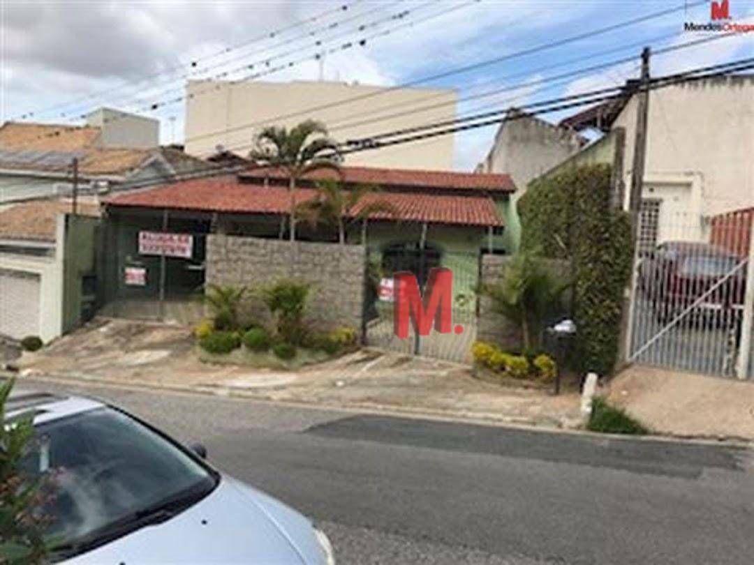 Casa à venda com 3 quartos, 290m² - Foto 1