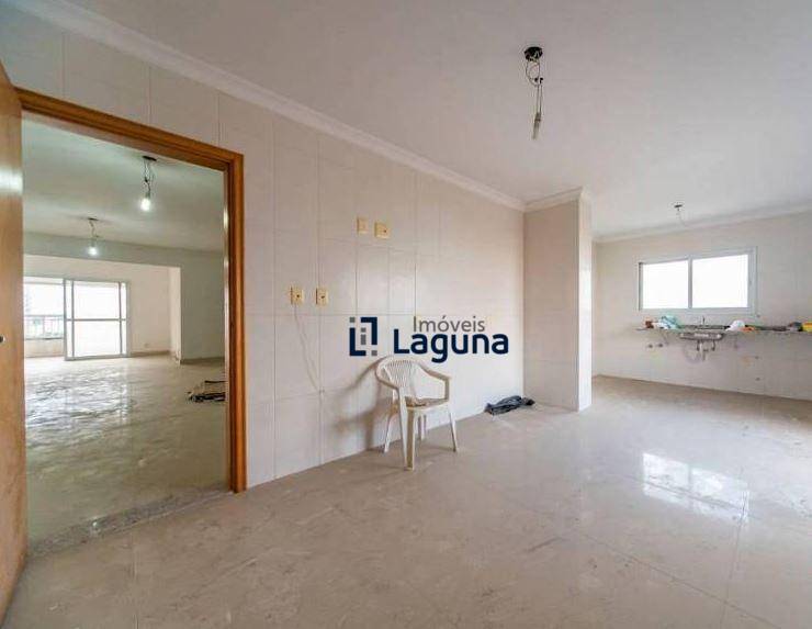 Apartamento à venda com 3 quartos, 175m² - Foto 13