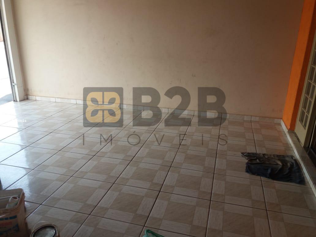 Casa à venda com 2 quartos, 100m² - Foto 3