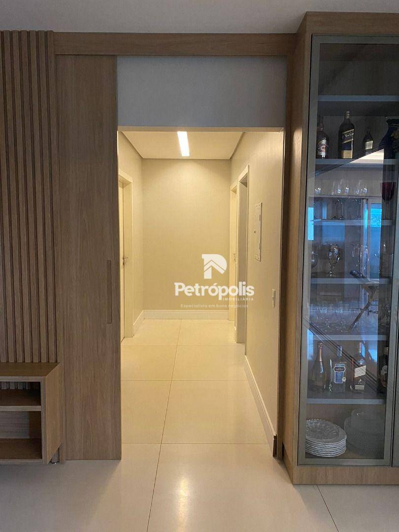 Apartamento à venda com 3 quartos, 167m² - Foto 11