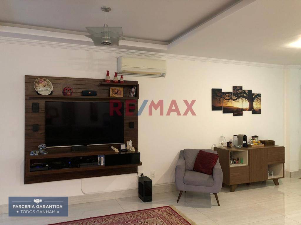 Casa à venda com 3 quartos, 166m² - Foto 3