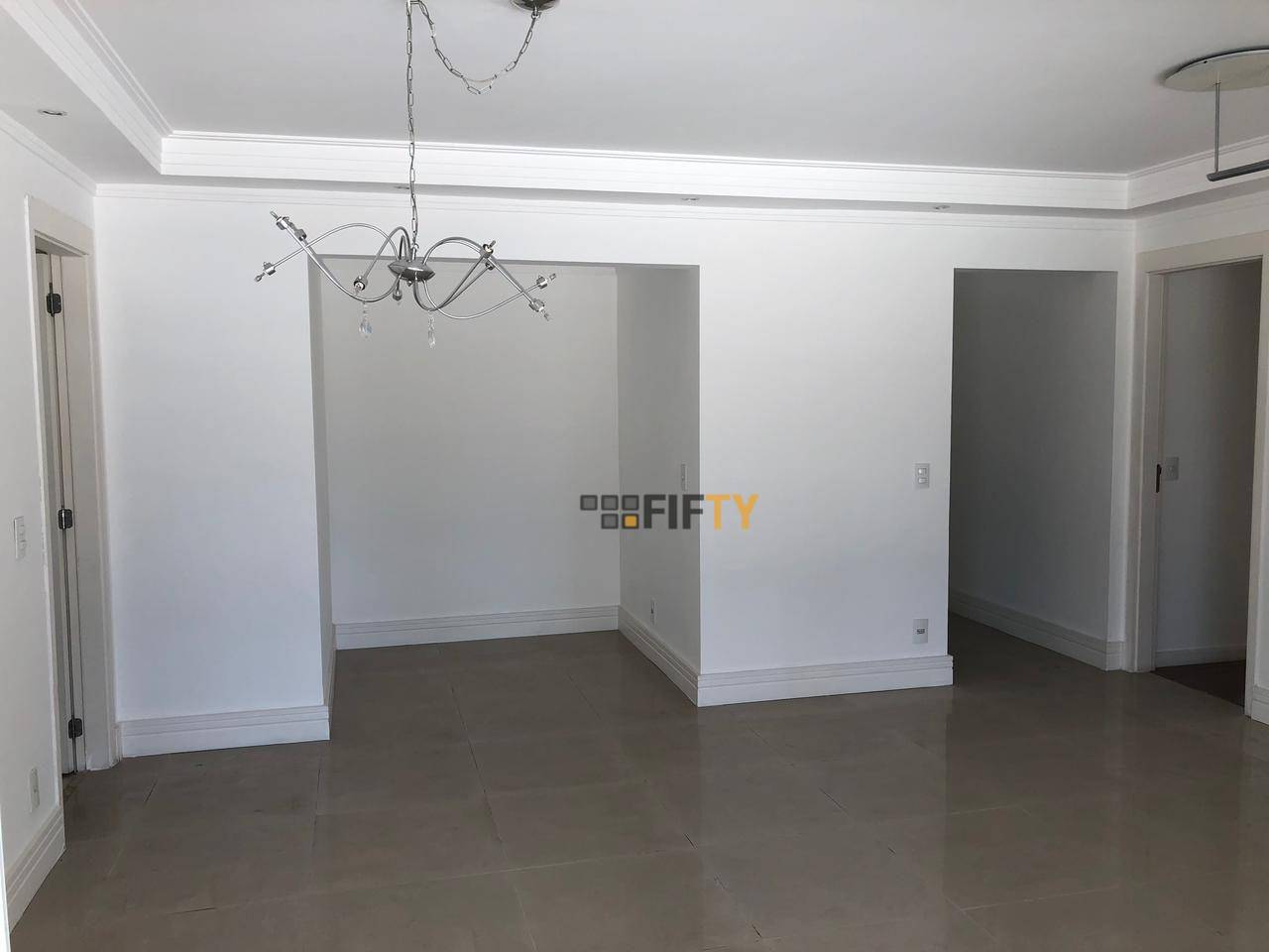 Apartamento à venda com 3 quartos, 130m² - Foto 4