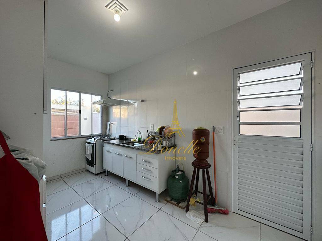 Casa à venda com 3 quartos, 75m² - Foto 20