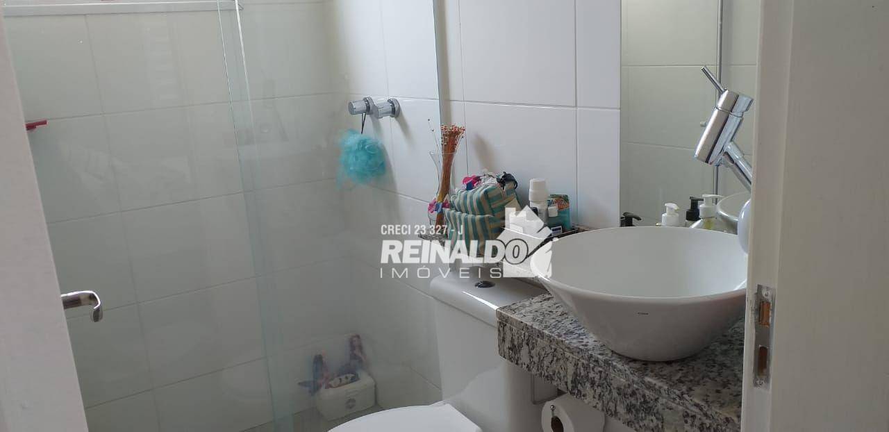 Apartamento à venda com 3 quartos, 70m² - Foto 2