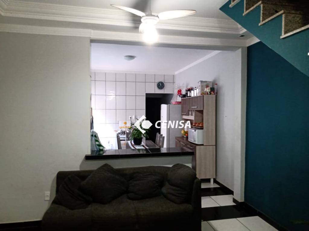 Casa à venda com 3 quartos, 150m² - Foto 4