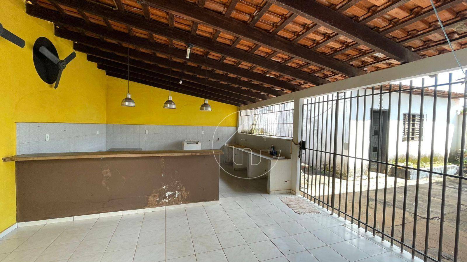 Casa para alugar com 4 quartos, 250m² - Foto 20