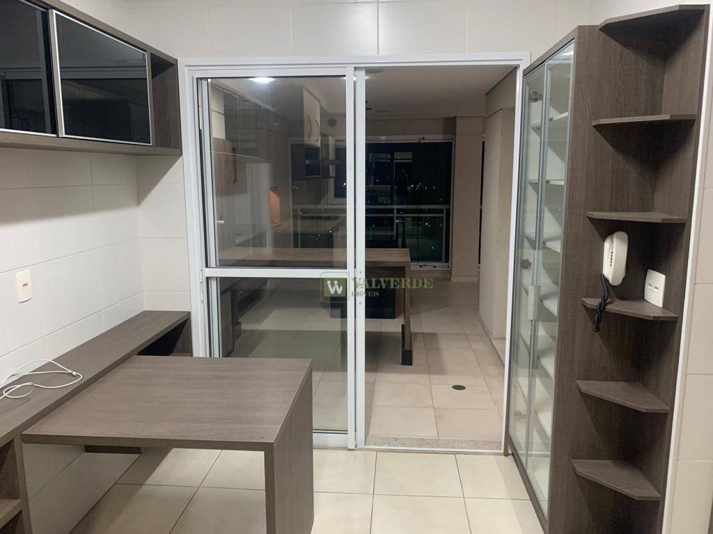 Apartamento à venda com 4 quartos, 233m² - Foto 3