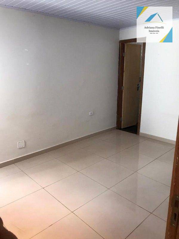 Casa à venda com 2 quartos, 90m² - Foto 3