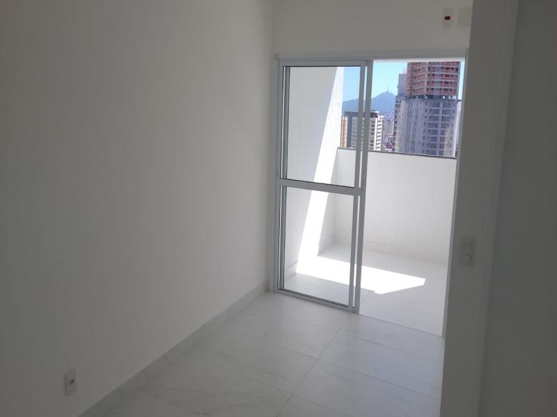 Sobrado à venda com 3 quartos, 202m² - Foto 1