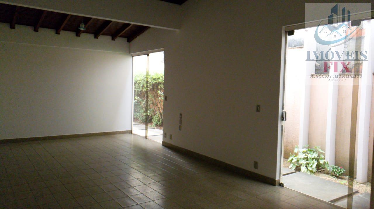 Casa para alugar com 5 quartos, 322m² - Foto 9