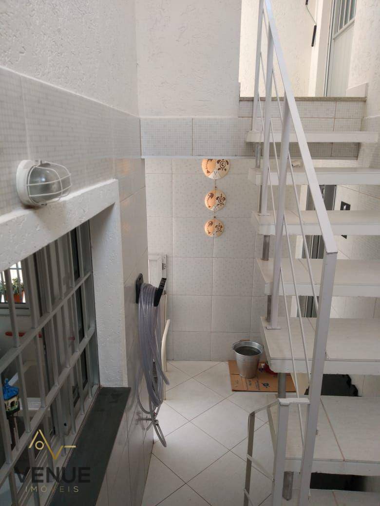 Sobrado à venda e aluguel com 3 quartos, 350m² - Foto 64