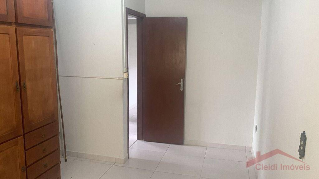 Casa para alugar com 2 quartos, 90m² - Foto 9
