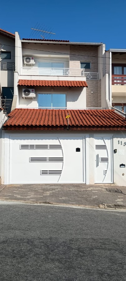 Sobrado à venda com 3 quartos, 159m² - Foto 1