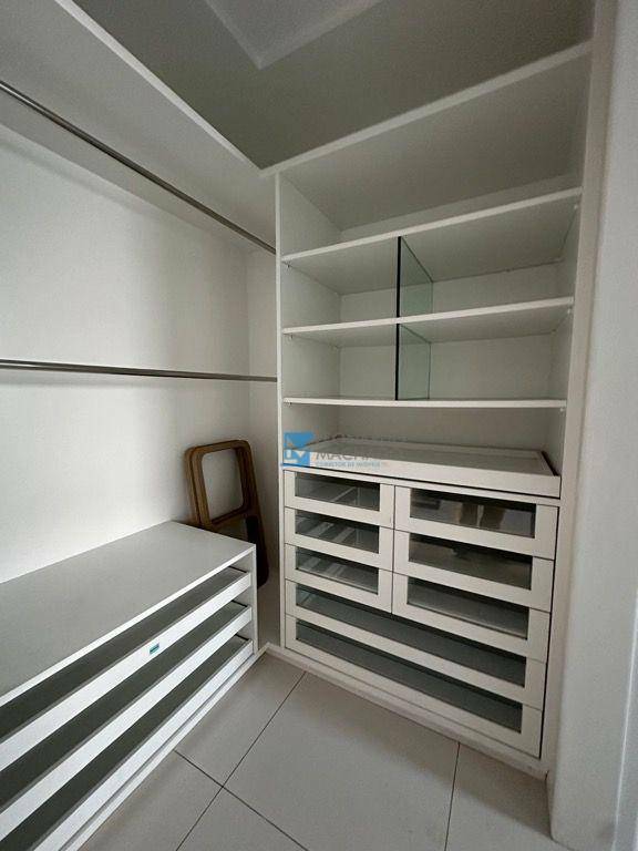 Apartamento à venda com 3 quartos, 210m² - Foto 19