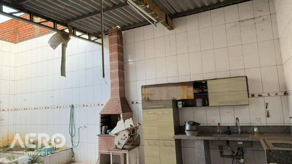 Casa, 7 quartos, 265 m² - Foto 3