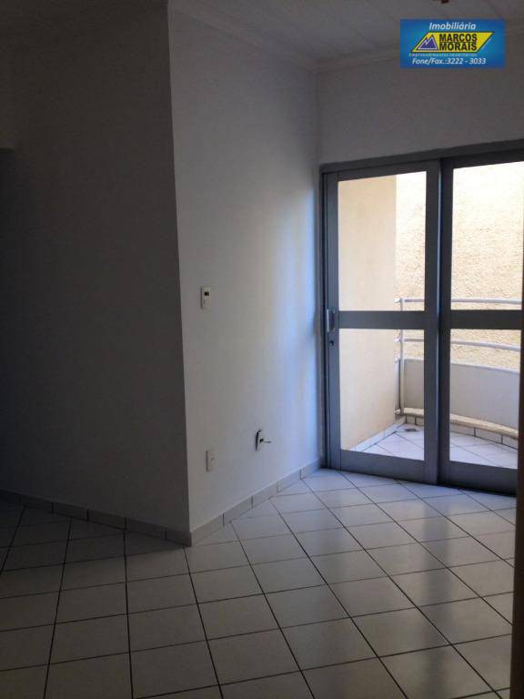 Apartamento à venda com 2 quartos, 55m² - Foto 4