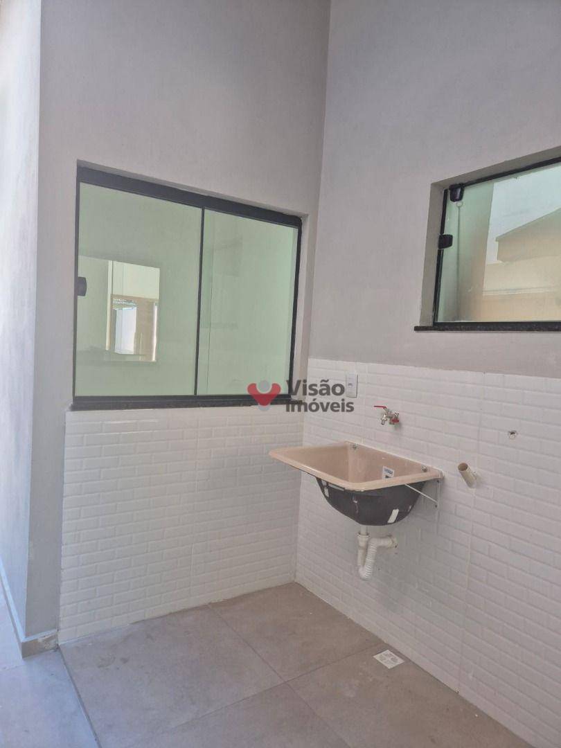 Casa à venda com 2 quartos, 72m² - Foto 16