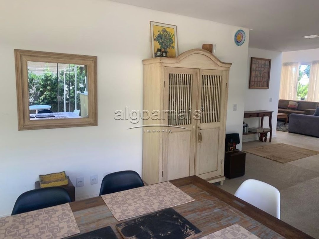 Casa de Condomínio à venda com 3 quartos, 300m² - Foto 5