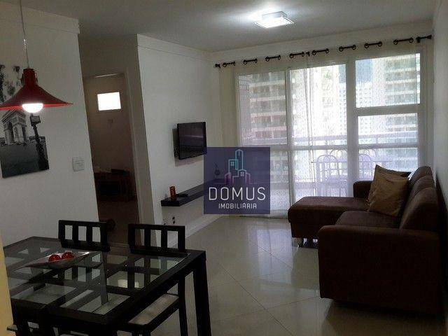 Apartamento à venda com 2 quartos, 70m² - Foto 3