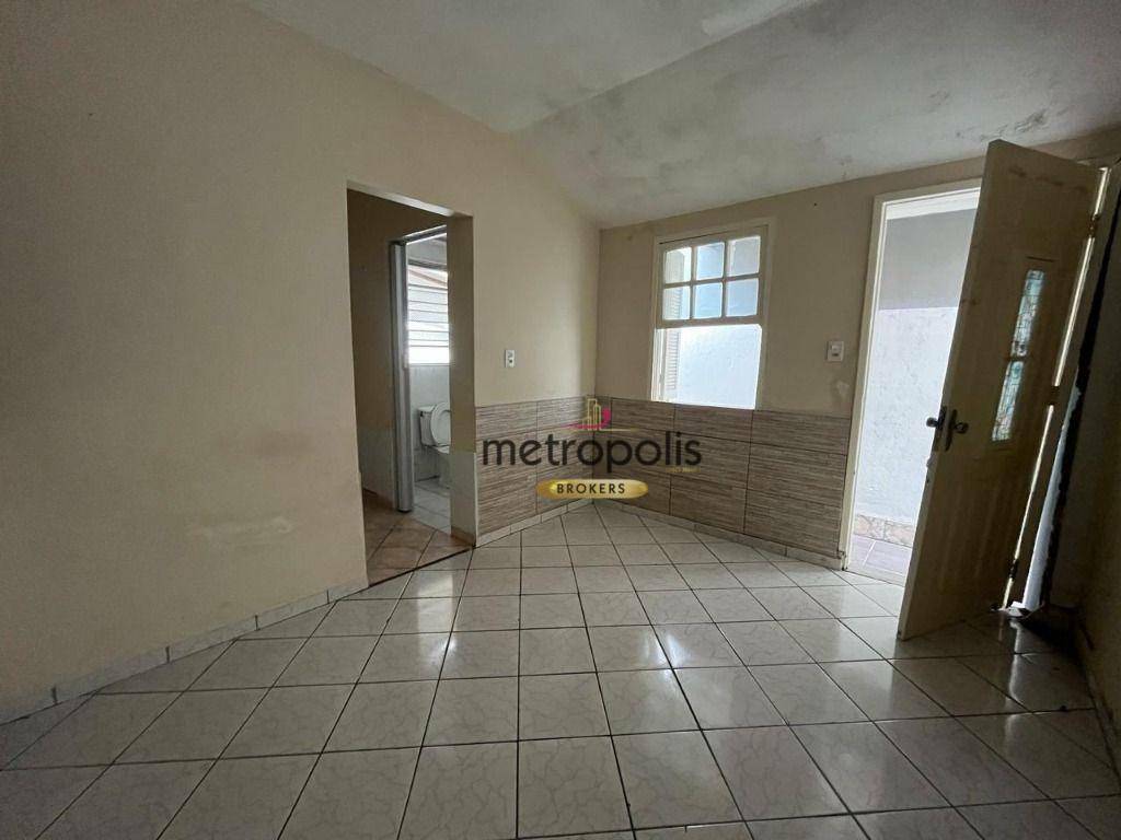 Casa para alugar com 1 quarto, 20m² - Foto 4