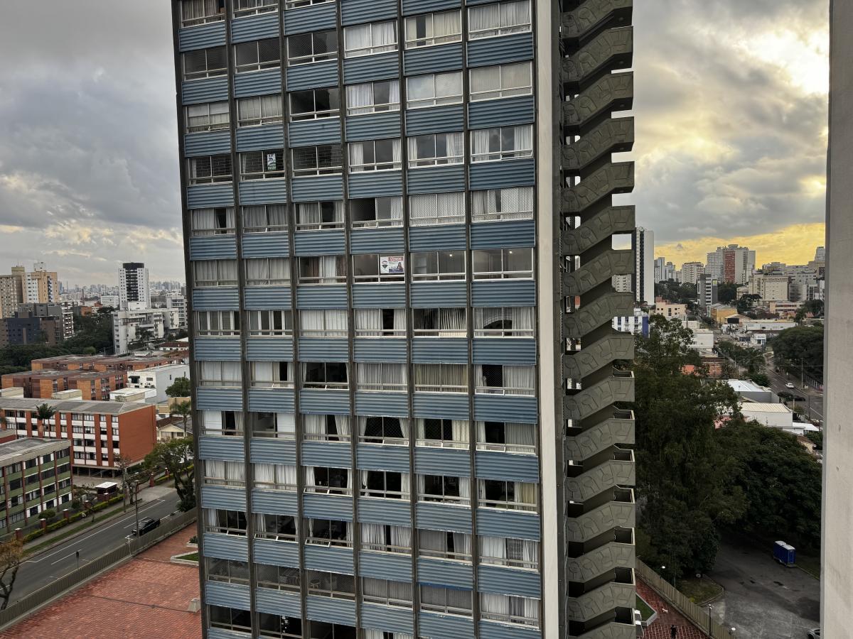 Apartamento à venda com 3 quartos, 110m² - Foto 1