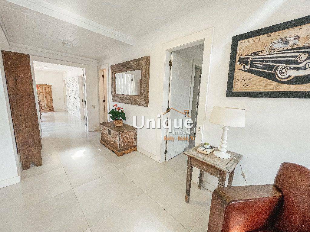 Casa à venda com 6 quartos, 400m² - Foto 33