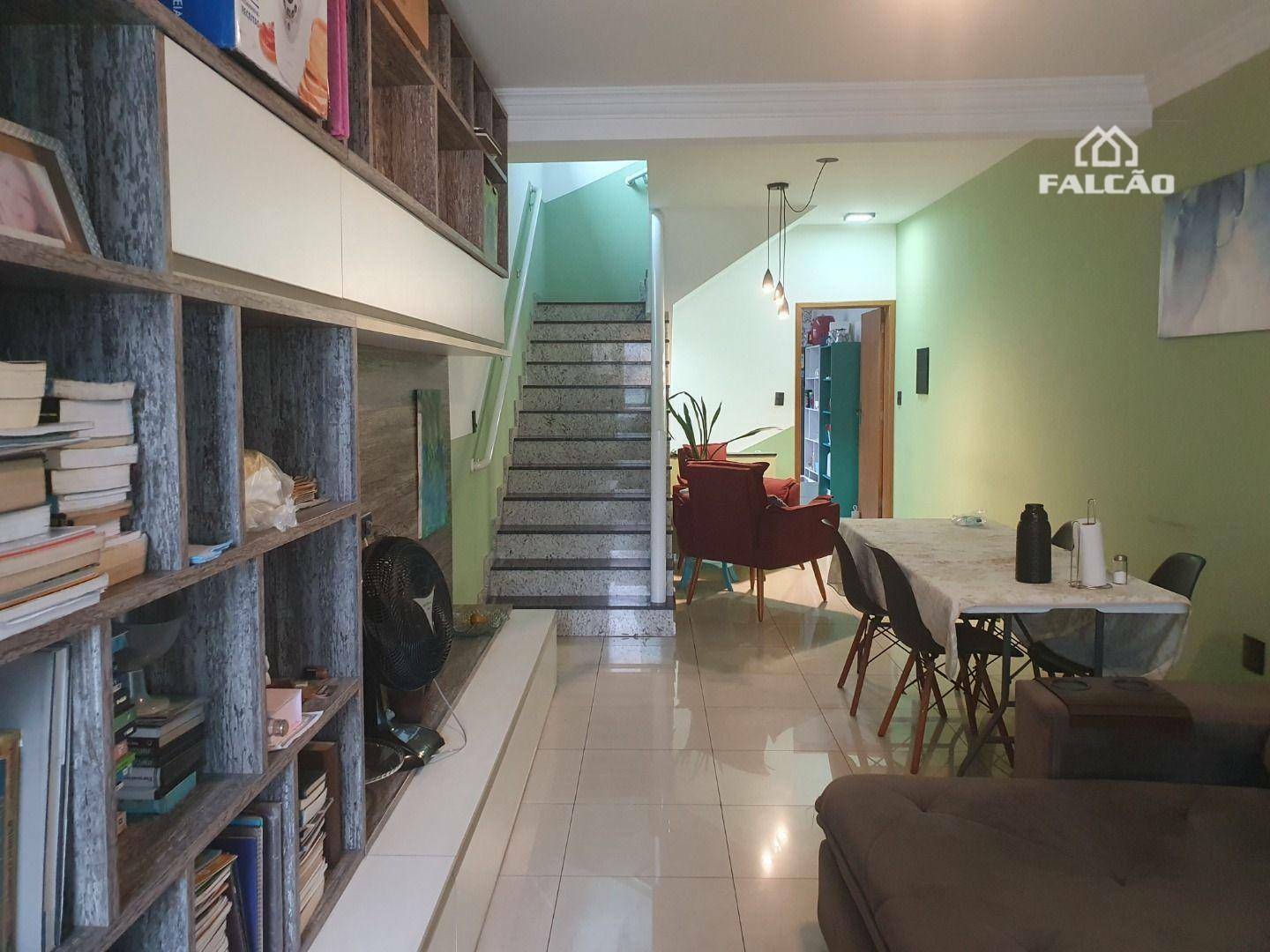 Casa à venda com 3 quartos, 182m² - Foto 4