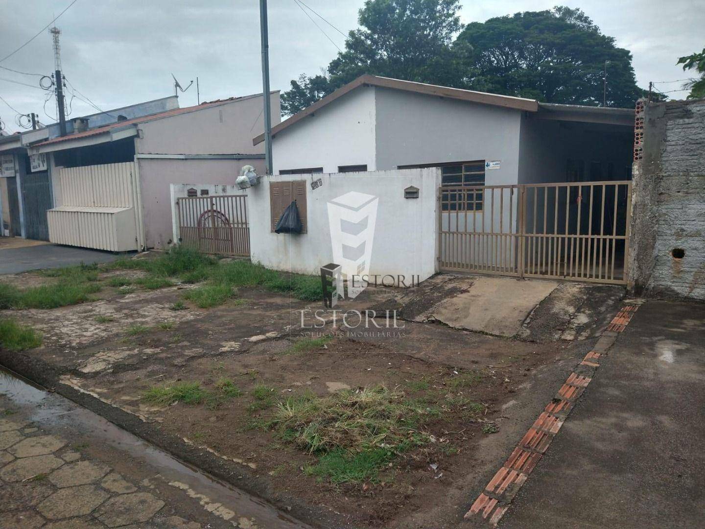 Casa à venda com 3 quartos, 250m² - Foto 1