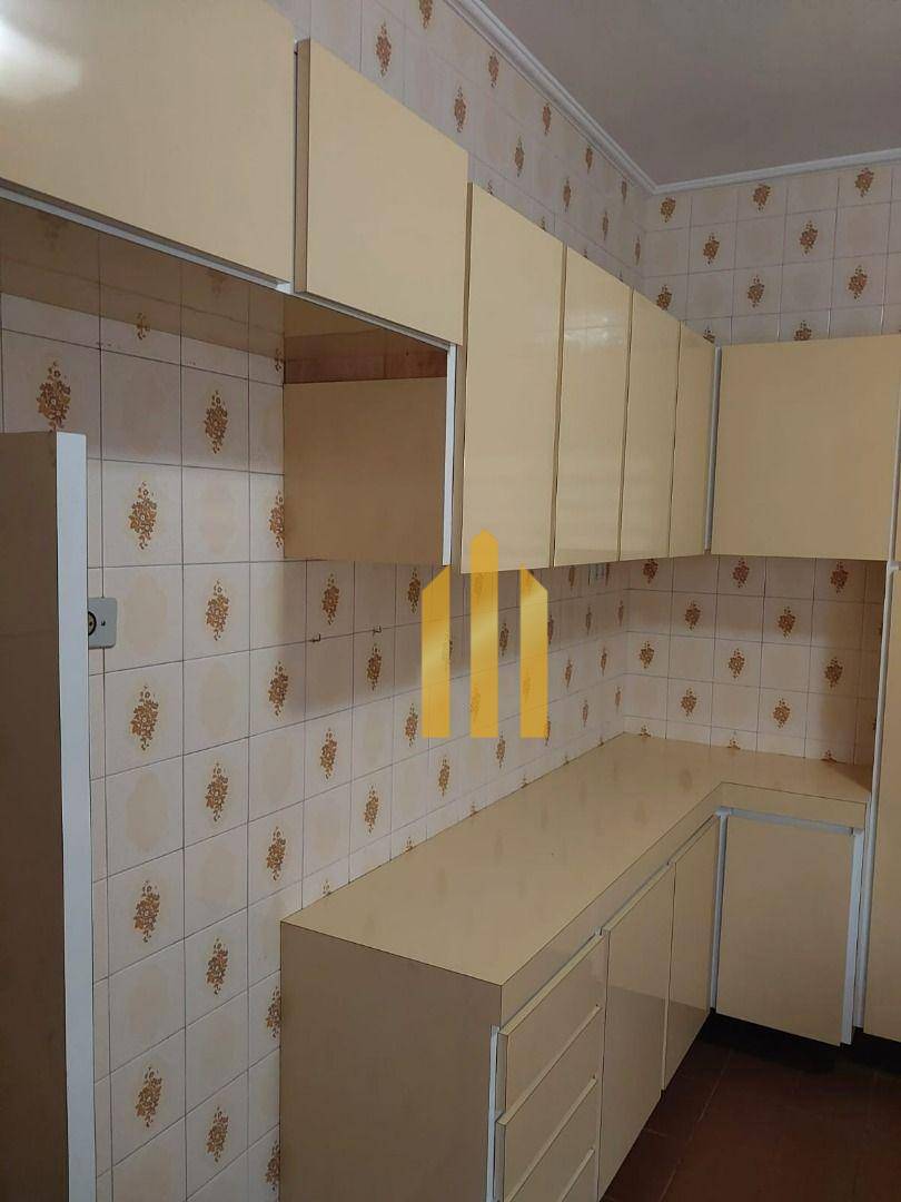 Sobrado à venda e aluguel com 3 quartos, 180m² - Foto 14