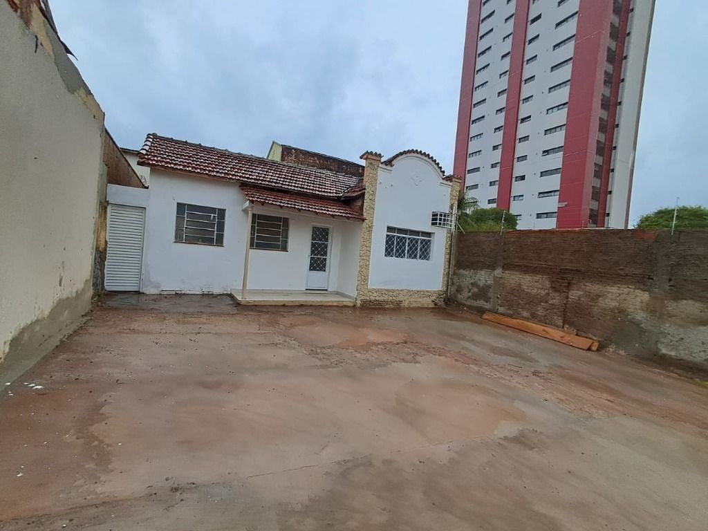 Casa para alugar com 2 quartos, 180m² - Foto 5