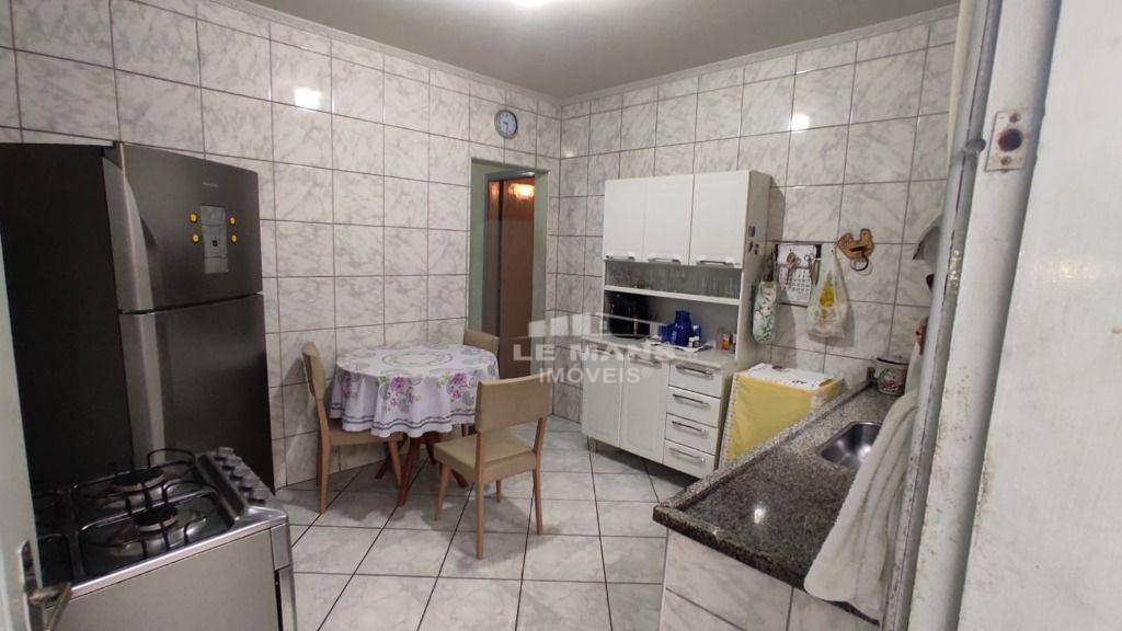 Casa à venda com 3 quartos, 96m² - Foto 11