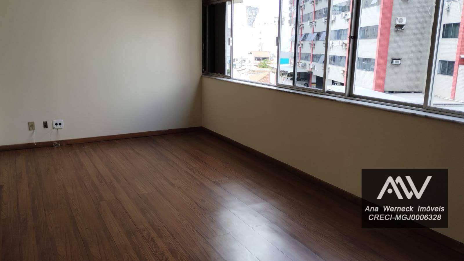 Apartamento à venda com 4 quartos, 160m² - Foto 2