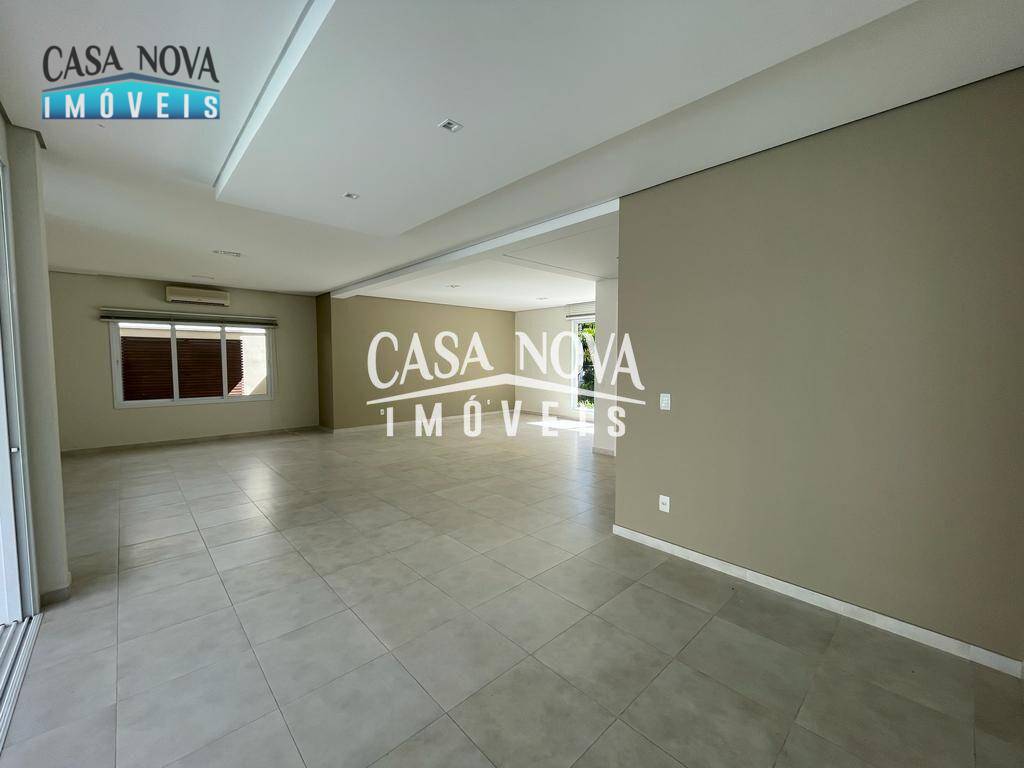 Casa de Condomínio para alugar com 3 quartos, 277m² - Foto 3