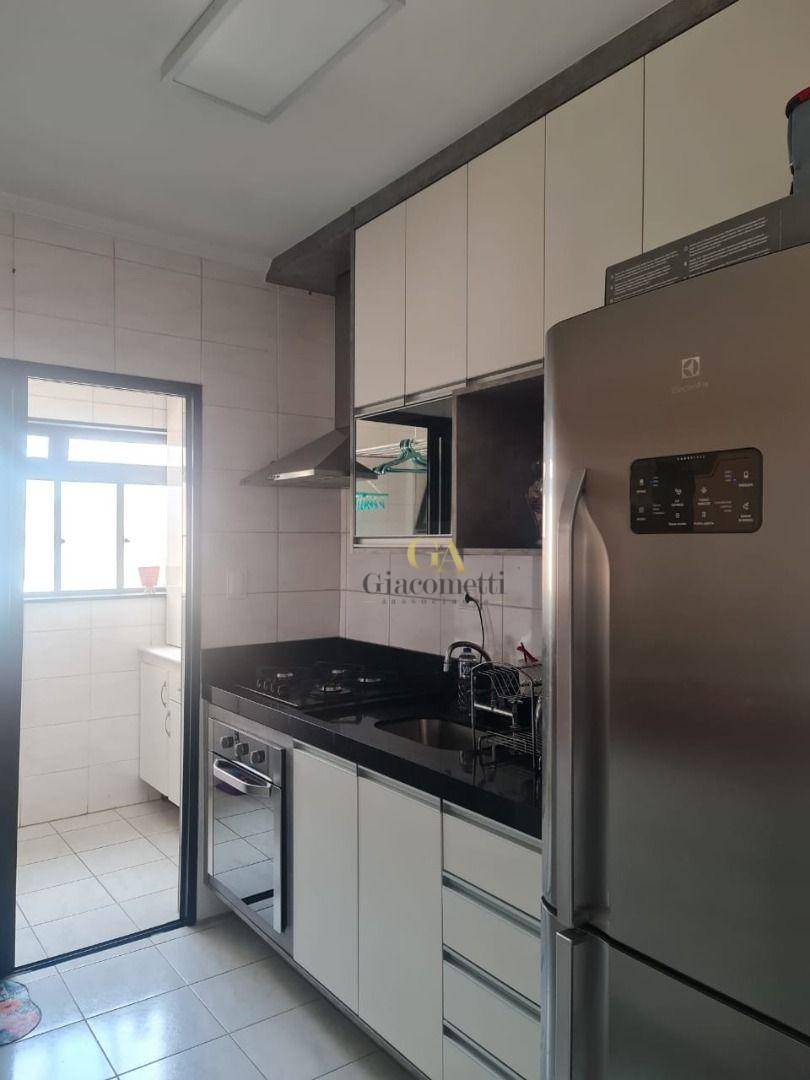 Apartamento à venda com 3 quartos, 85m² - Foto 7