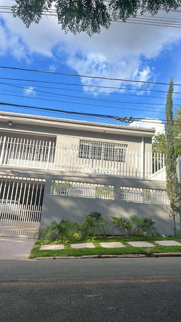 Casa à venda com 3 quartos, 285m² - Foto 1