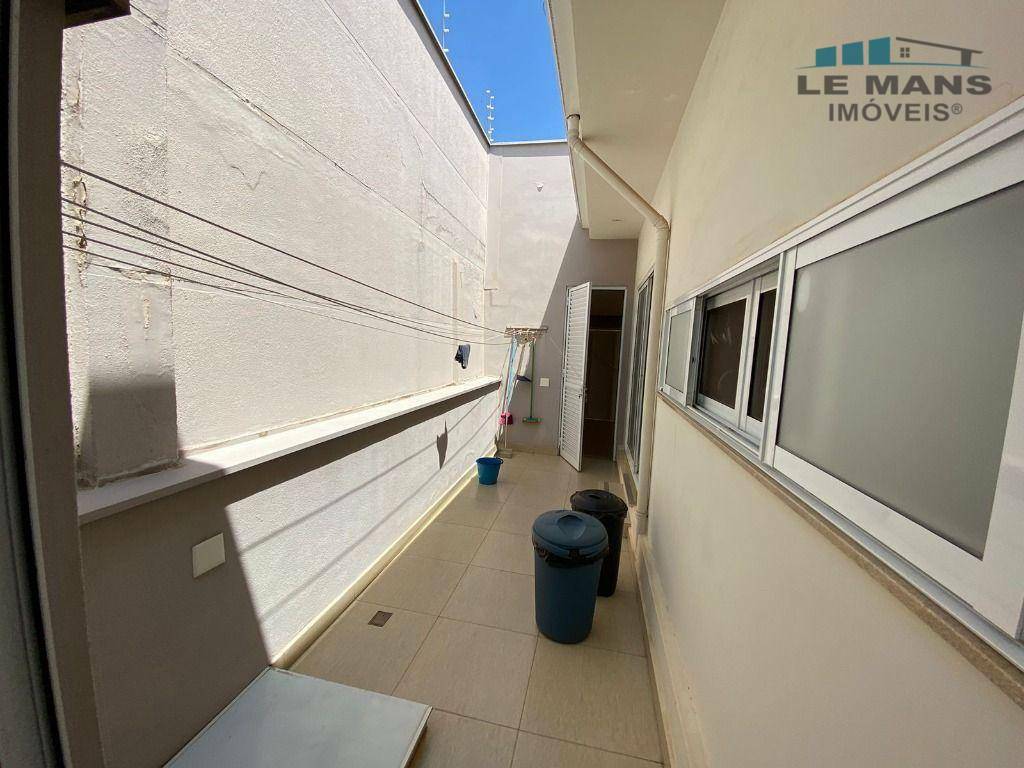 Casa à venda com 3 quartos, 300m² - Foto 36