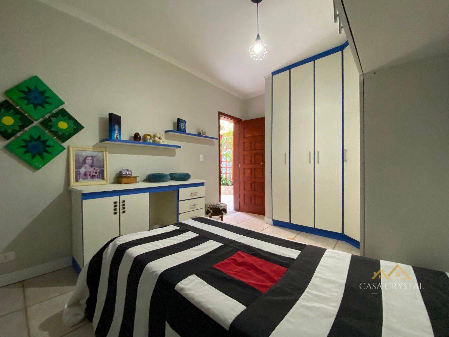 Casa de Condomínio à venda com 4 quartos, 380m² - Foto 47